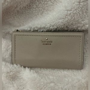 Kate Spade S362 Wallet. Color: Light pink/ cream color.